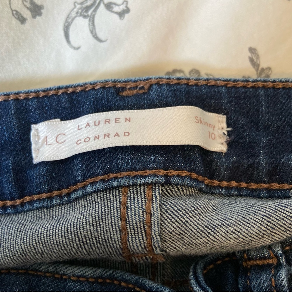EUC LC Lauren Conrad Distressed Denim Ripped Skinny Jeans Size 10 - Picture 6 of 7
